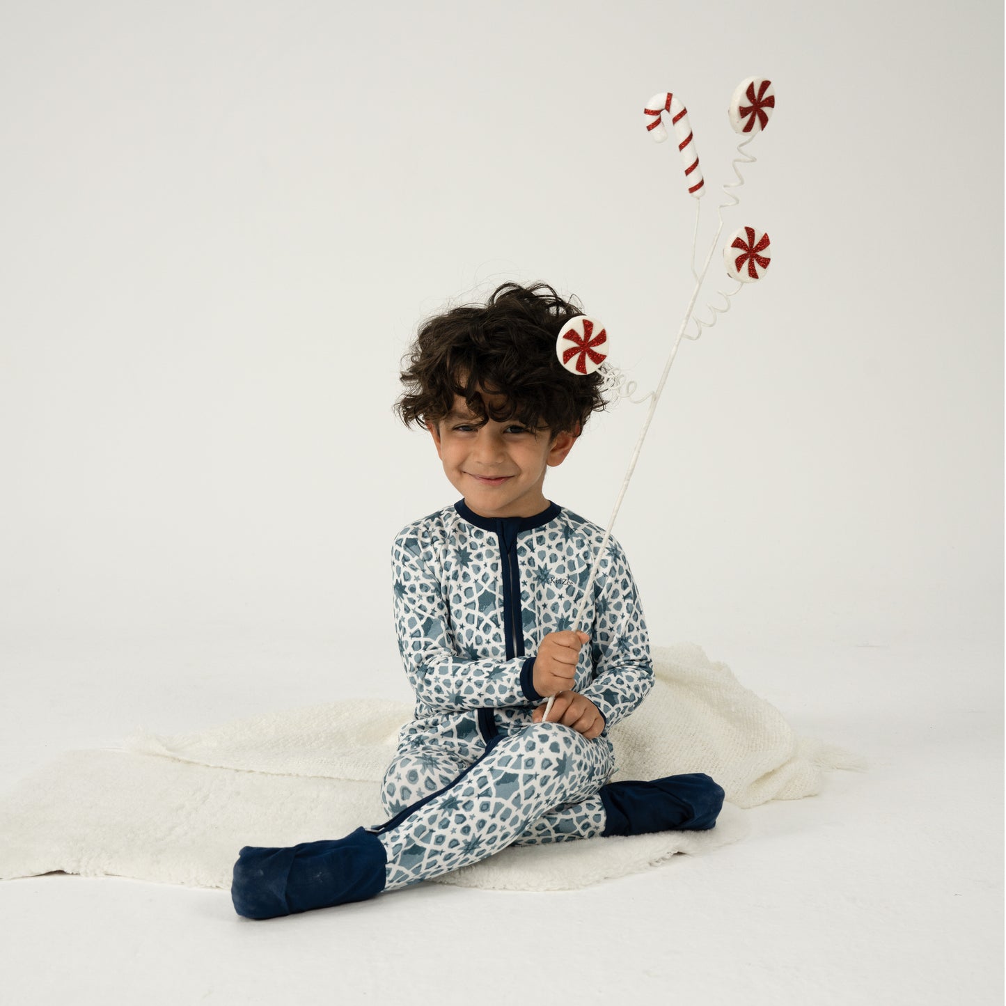 
                  
                    1.0 TOG StarZee Zee-Suit
                  
                